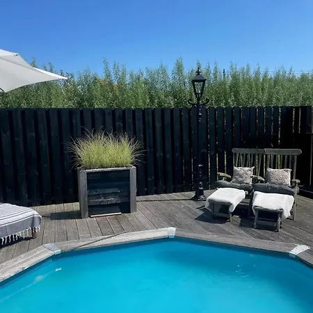 Holiday home De Koolschuur
