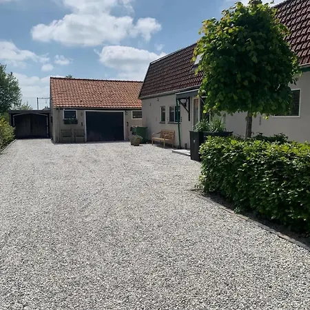 Holiday home De Koolschuur